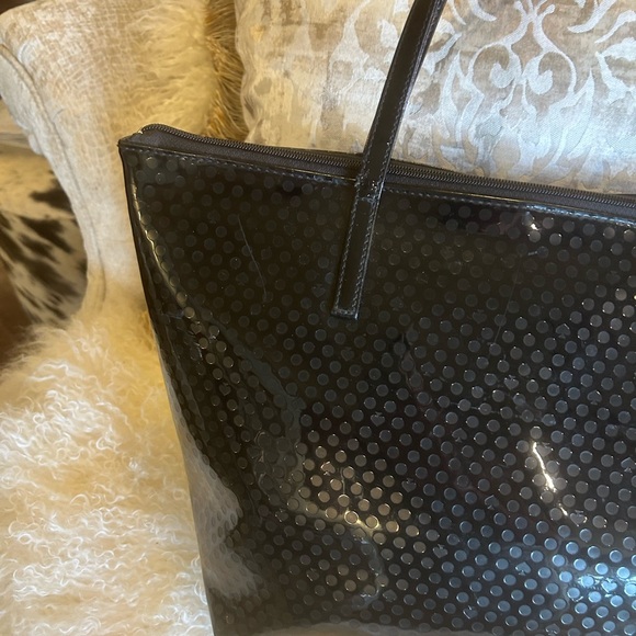 Timeless Kate Spade Black Patton Leather Embossed Dot Hand Bag. - Picture 3 of 8